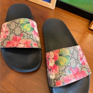 Gucci Bloom Slides